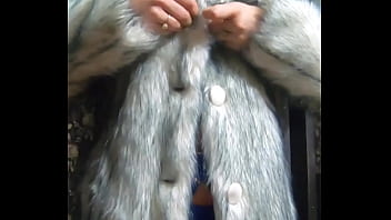 Before i taste you i want to try on some fur clothes for you #milf #pov #latina #bigass #romance #joi #fetish