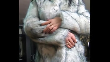Before i taste you i want to try on some fur clothes for you #milf #pov #latina #bigass #romance #joi #fetish