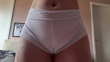 Couldn’t ignore my cameltoe in my white leggings… so i filmed it