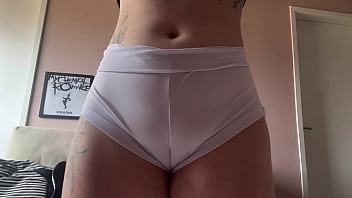 Couldn’t ignore my cameltoe in my white leggings… so i filmed it Couldn’t ignore my cameltoe in my white leggings… so i filmed it