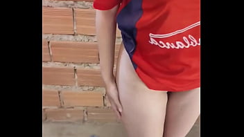 Mi Vecina Acaba De Terminar Con Su Novio Y Me Llama Para Hacer Retos Termino Follandomela Casero Real Latina thumbnail