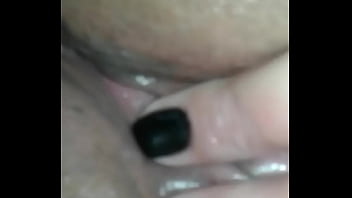 Me tocando querendo ser chupada