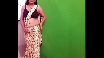 Aunty saree