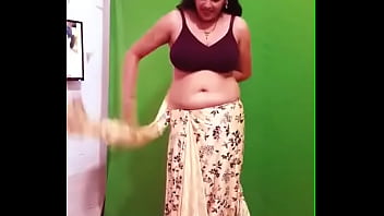 Aunty saree