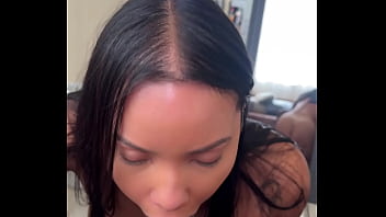 Gostosa safada fode sem camisinha na estrada