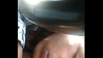 Afortunado Se La Chupo En Su Carro thumbnail