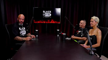 Gosta de levar uns tapas fez coisas hard na hora do sexo e o tamanho de pau que satisfaz natt paradise & raposão watch sheer red