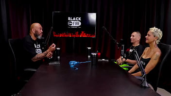 Gosta de levar uns tapas fez coisas hard na hora do sexo e o tamanho de pau que satisfaz natt paradise & raposão watch sheer red