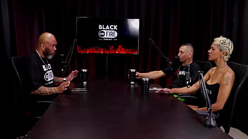 Gosta de levar uns tapas fez coisas hard na hora do sexo e o tamanho de pau que satisfaz natt paradise & raposão watch sheer red