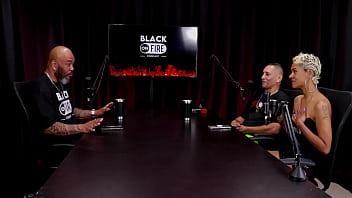 Gosta de levar uns tapas fez coisas hard na hora do sexo e o tamanho de pau que satisfaz natt paradise & raposão watch sheer red