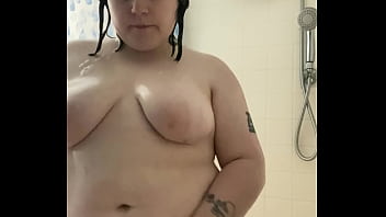Shower with the chubby goth