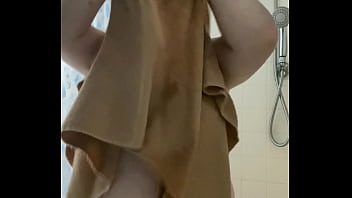 Shower with the chubby goth