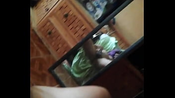 Jugando la comida de sus esposas Jugando la comida de sus esposas