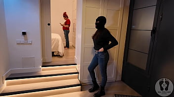 4k Masked Intruder Fucking Rubbing Pussies Each Other Orgasm thumbnail