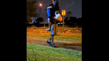 Nego mete com muita força na bruna santiny