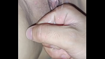 Mulher corno não deixou goza dentro foi por pouco que safada delícia