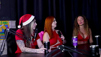 Se Assustou Com Um Pau De 24cm A Dificuldade De Engolir Pau Grosso E Grande Mas Até Um Dedo Especial Swing Cast De Natal Watch Sheer Red thumbnail
