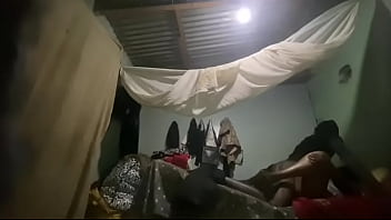 Elle a chassé son petit pour que je la baise