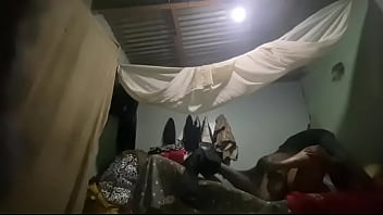 Elle a chassé son petit pour que je la baise