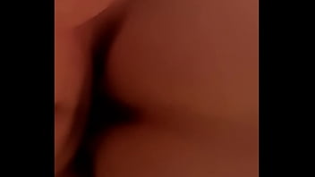 Je jouie dans sa chatte