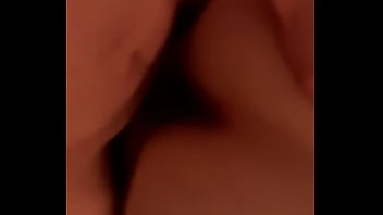 Je jouie dans sa chatte