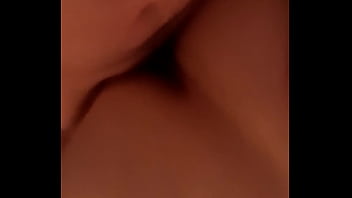 Je jouie dans sa chatte