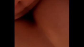 Je jouie dans sa chatte