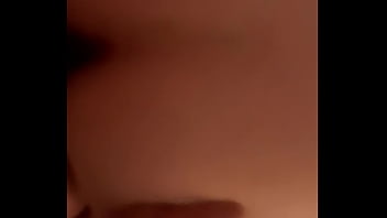 Je jouie dans sa chatte