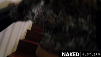 Blonde tinder date slurps me up before dinner