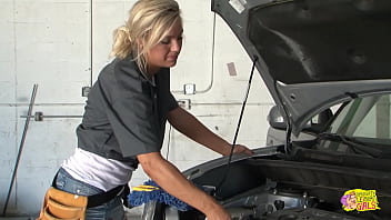 The brunette girl had pleasure with her partner at the autoshop