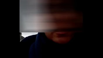 J'arrive dans la rue où je dois visiter l'appartement je vois au loin un