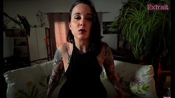 Tu es invité à ma table pour un toast très spécial devines de quoi