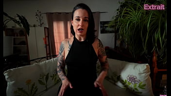 Tu es invité à ma table pour un toast très spécial devines de quoi