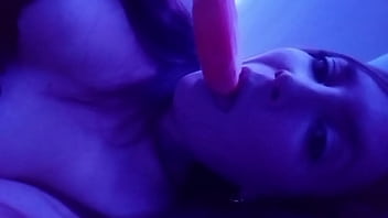 Je t'exite en léchant une glace imagine quand je suce autre chose