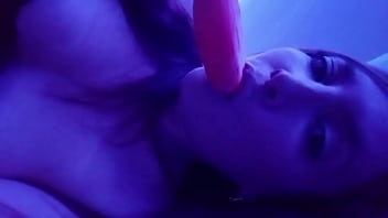 Je t'exite en léchant une glace imagine quand je suce autre chose