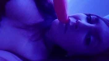 Je t'exite en léchant une glace imagine quand je suce autre chose