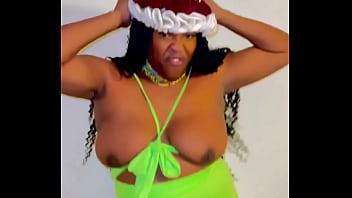 Happy titty tuesday #tittytuesday #teasetuesday #ebonytitties #nobra #bigblacktitties #transtitties #blacktrans #ebonytra