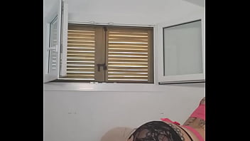 Disponible tous l après midi midi pour des shows mes amours a tous de suite