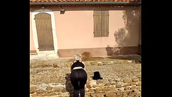 Dans mon leggings sexy en extérieur je crois qu'on voit à travers