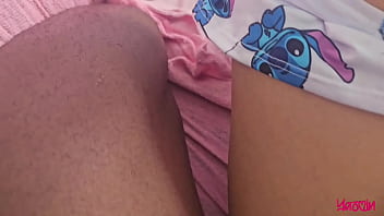 Meu padrasto bbc me flagrou assistindo pornô me fez gozar muito completo no sheer e red