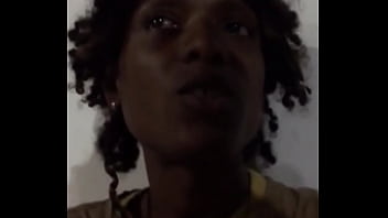 Discute diariamente con su madre por el amor que le tiene a la calle