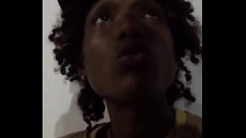 Discute diariamente con su madre por el amor que le tiene a la calle