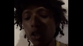 Discute diariamente con su madre por el amor que le tiene a la calle