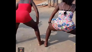 Angolanas rebolando na rua