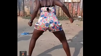 Angolanas rebolando na rua