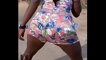 Angolanas rebolando na rua