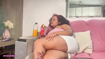Fat girl massive farts while eating & watching tv