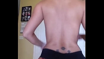 Savana styles twerk for her fans only