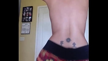 Savana styles twerk for her fans only