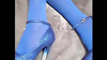 Sexy laura in heels waiting to be fucked